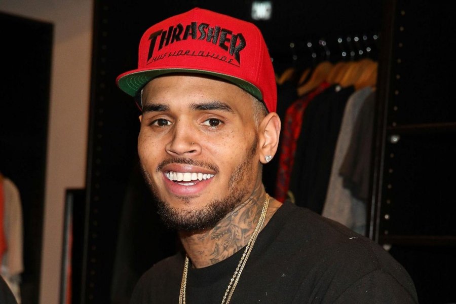 Chris Brown nën hetime për sulm të dhunshëm ndaj një gruaje