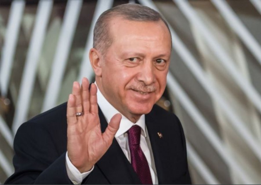 Erdogan lehtëson masat në Turqi, nga 1 korriku hiqet shtetrrethimi