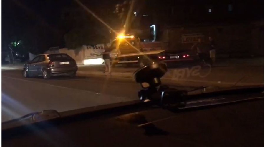 Aksident në Elbasan–Librazhd, makinat përplasen ‘kokë më kokë’