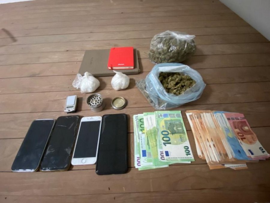 FOTO/ Shkatërrohet grupi kriminal i trafikut të kokainës në Greqi, ‘kapo’ një shqiptar
