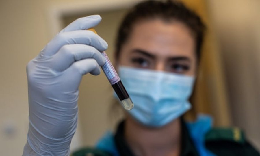 Testi i gjakut që zbulon 50 lloje të kancerit, është mjaft i saktë