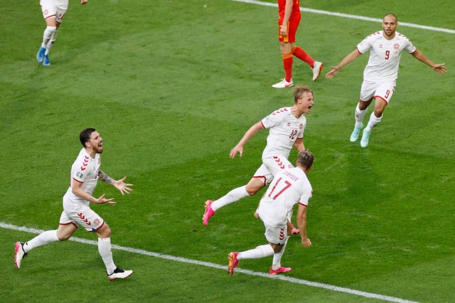 Danimarka, çerekfinalistja e parë e ‘Euro 2020’, shpërthen me ‘poker’ ndaj Uellsit