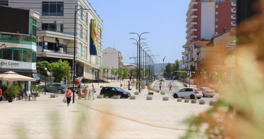 KEDS bën me rrjet nëntokësor sheshin e qytetit të Suharekës