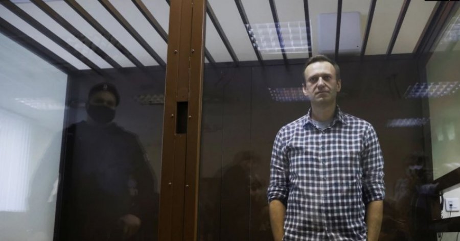Navalny transferohet në një vendizolim të panjohur