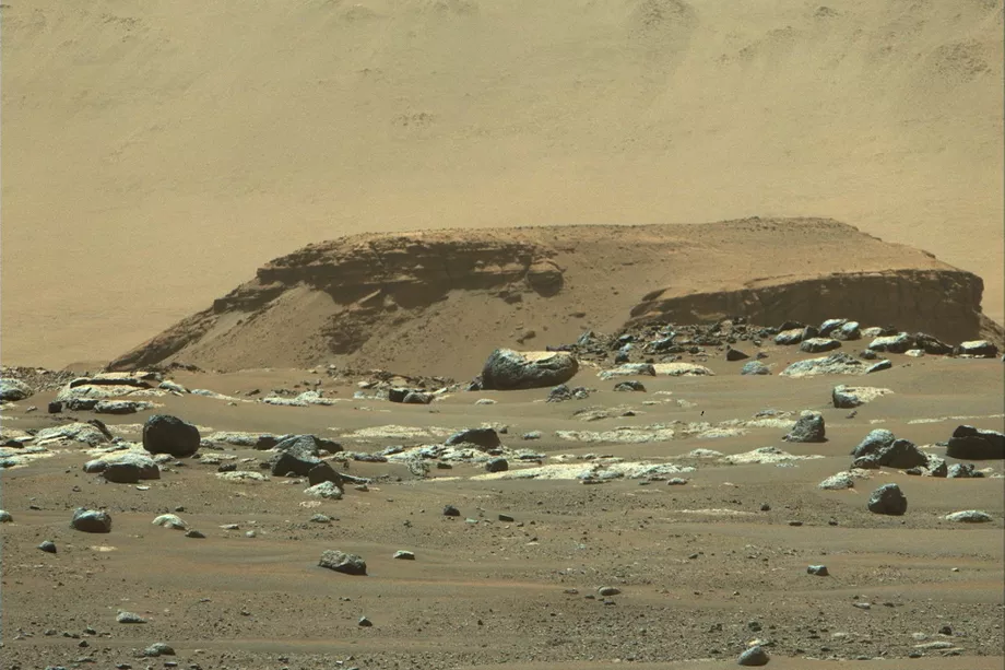Çfarë ndodhi në të vërtetë me ujin në Mars? Shkencëtarët më në fund e kanë përgjigjen!