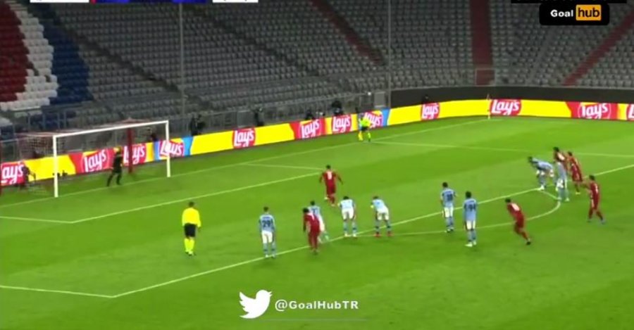 VIDEO/ Penallti për Bayern Munich, Lewandowski përballë Reinës