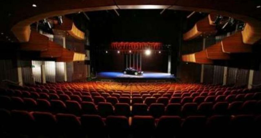 Fillojnë reprizat e shfaqjeve në Teatrin e Mitrovicës