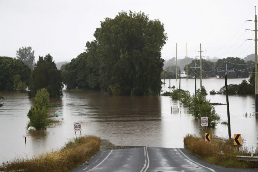 Australia përballet me përmbytjen më të madhe në 50 vitet e fundit