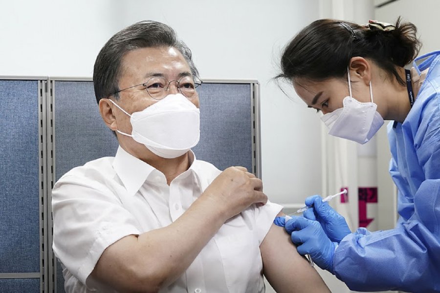 Presidenti i Koresë së Jugut bën vaksinën AstraZeneca