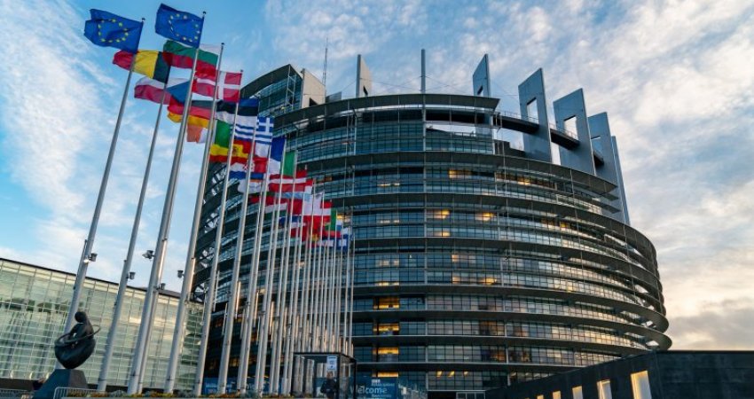 Parlamenti Evropian sot pritet të miratojë raportin për Kosovën