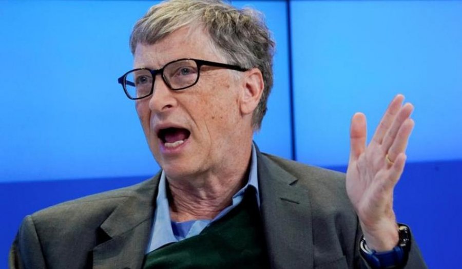 Bill Gates tregon se kur do t'i kthehet bota normalitetit, falë vaksinave