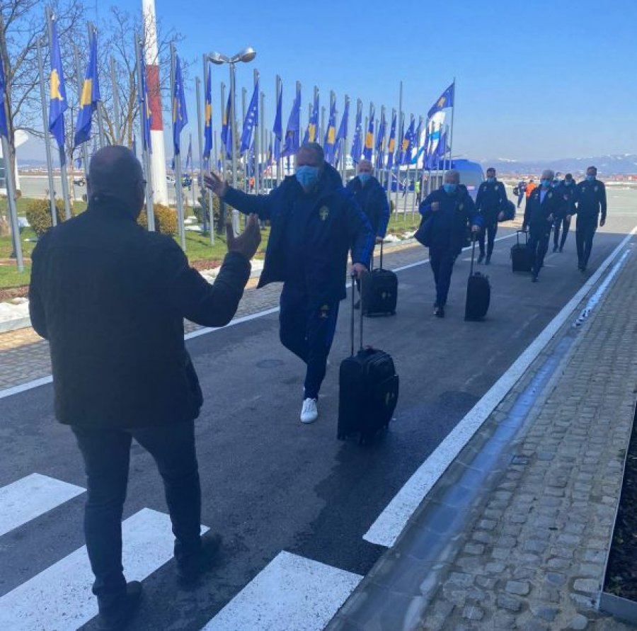 Ekspedita e Kombëtares së Suedisë arrin në Kosovë