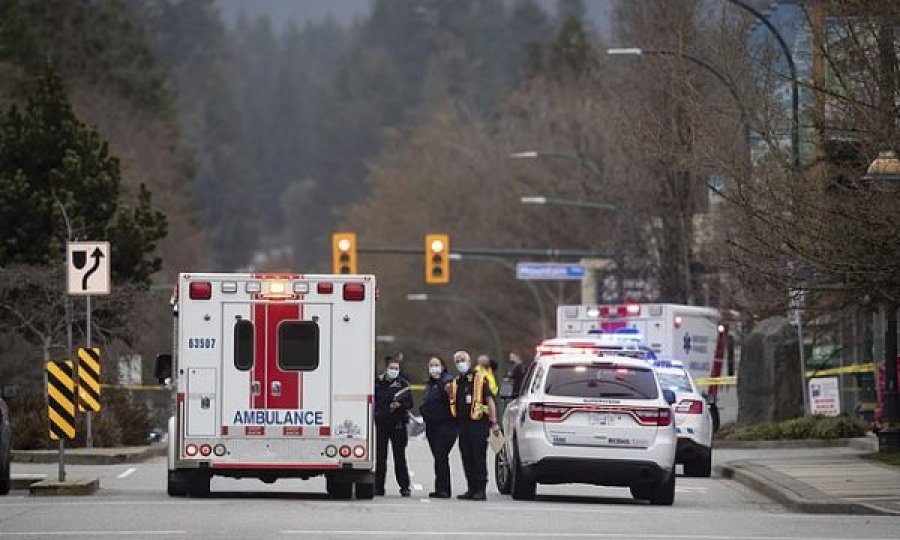 Sulm me thikë në një librari publike në Kanada, një viktimë dhe disa të plagosur