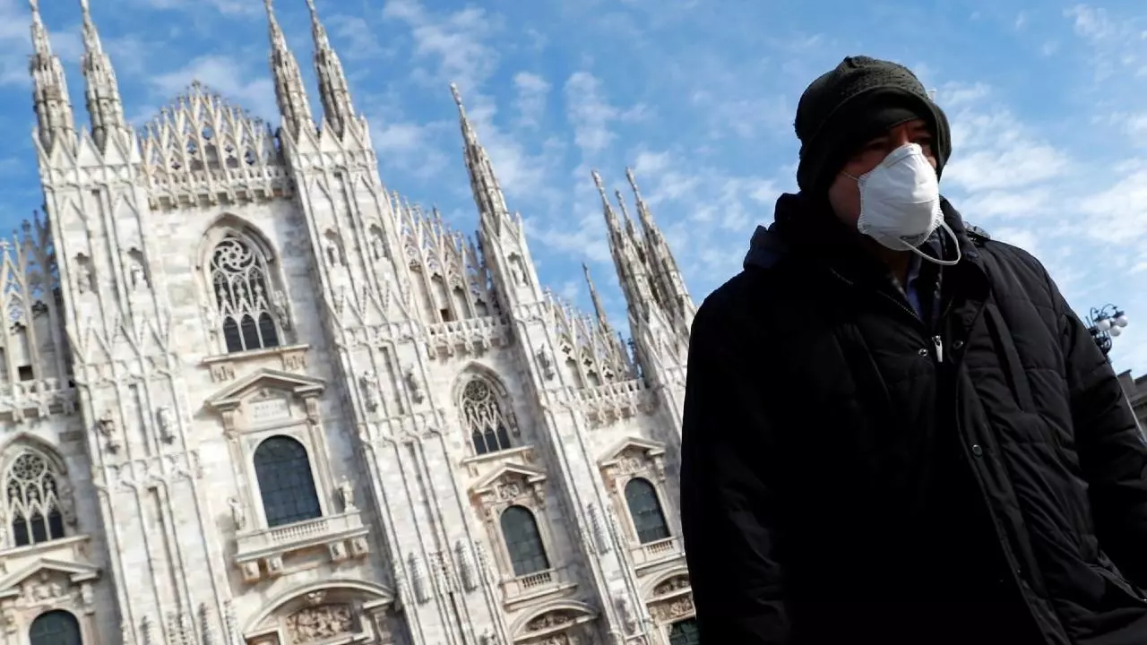 Nga 28 qershori/ Italia heq maskën në ambientet e jashtme