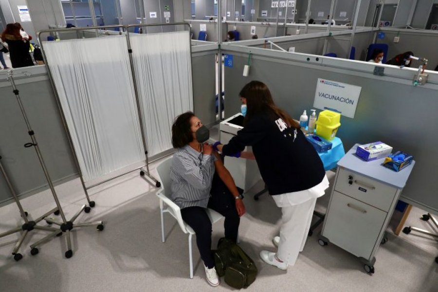 Spanja ka hequr kufirin e moshës për vaksinën AstraZeneca