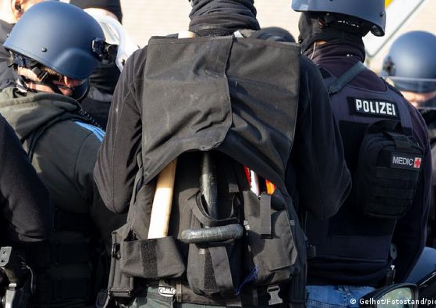 Kapet ekstremisti i djathtë në Berlin, kërcënoi me E-mail mbi 100 personalitete