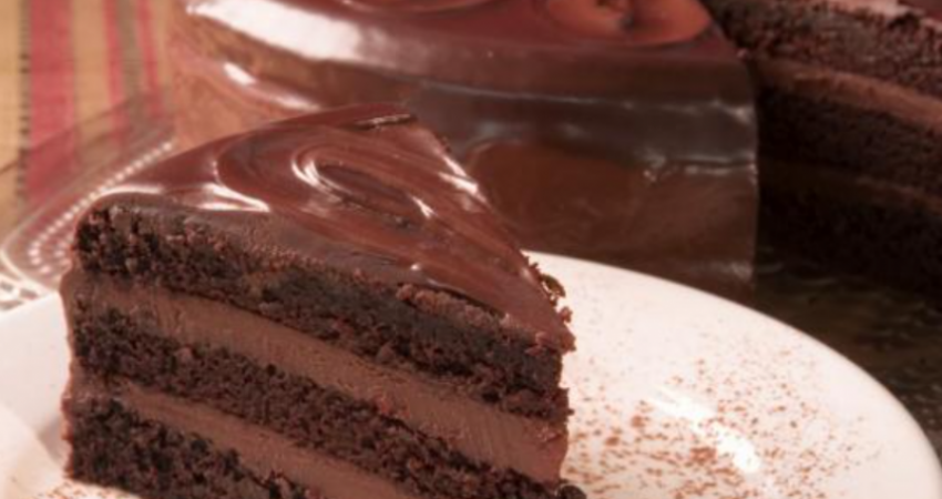 Zbulohet torta me çokollatë që iu bën të humbni peshë ekstremisht shpejt (Receta)