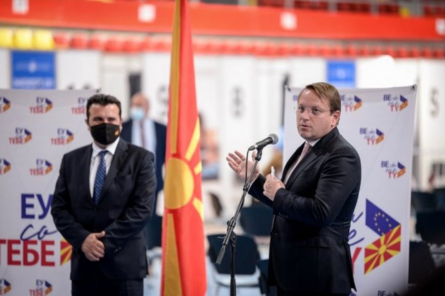 Negociatat/ Komisioneri Varhelyi nuk përjashton ndarjen e Shqipërisë nga Maqedonia e Veriut