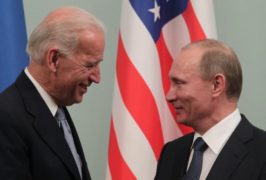 Biden e konfirmon: Takim me Putin muajin tjetër