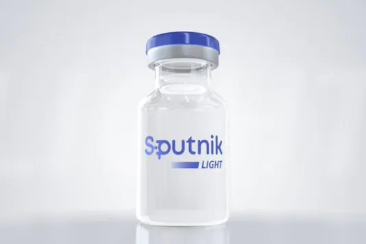‘79.4 % efektive’/ Rusia autorizon vaksinën e re ‘Sputnik Light’, merret me një dozë