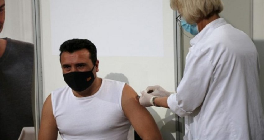 Zaev vaksinohet kundër Covidit me vaksinën kineze 'Sinopharm'