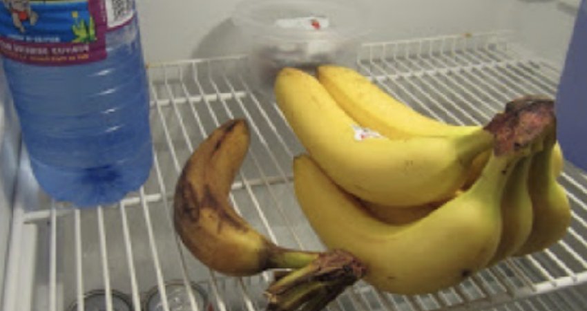 Ajo vendosi një lëvore bananeje në frigorifer: Zgjidhi një problem që e shqetësonte gjatë gjithë jetës së saj!