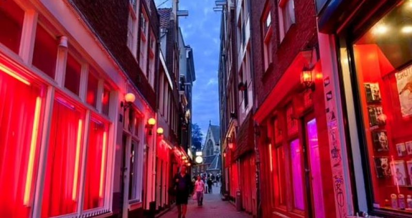 Amsterdami ndërton Qendër Tregtare ku mund të bësh Pazar me prostitutat 