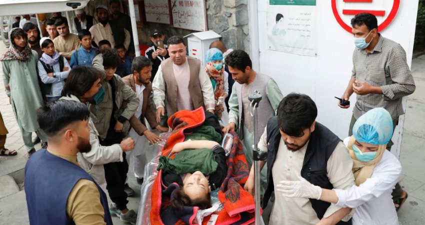 40 të vdekur nga një shpërthim afër një shkolle në Kabul