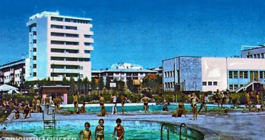 A e dini se dikur Prishtina kishte pishinë publike në qendër të qytetit (Foto)
