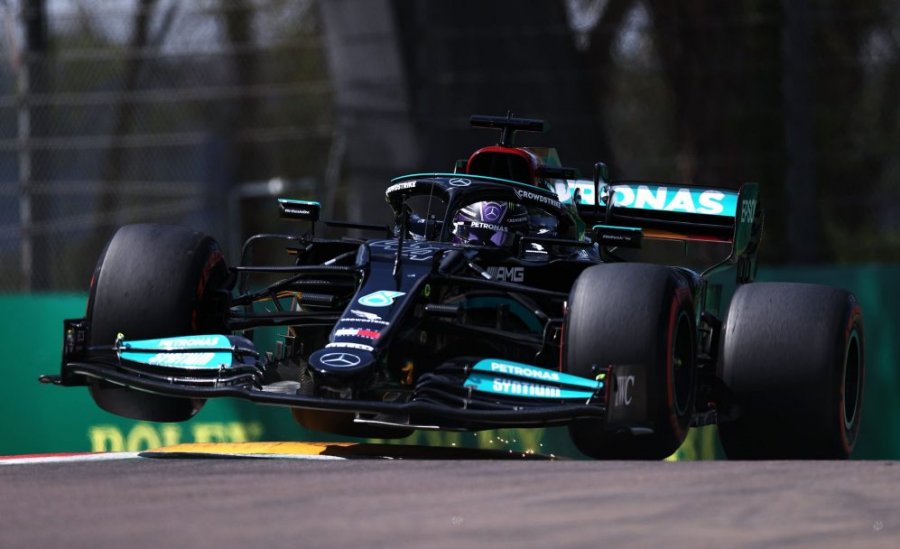 Hamilton hyn në histori të F1, arrin kuotën e 100 'Pole Positions' në karrierë