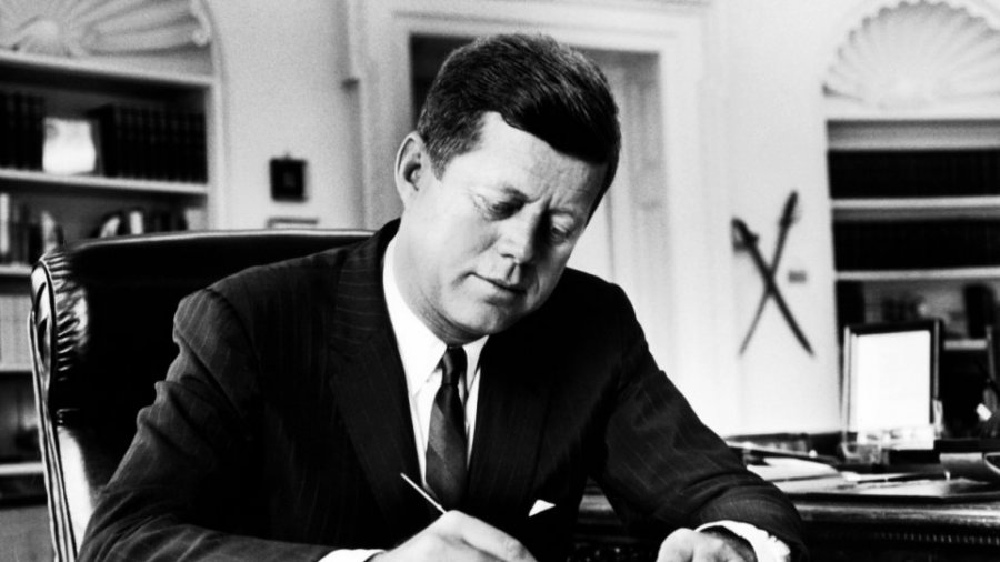 Jeta e fshehtë e John F.Kennedy: Tre letrat e tij të dashurisë dalin në ankand