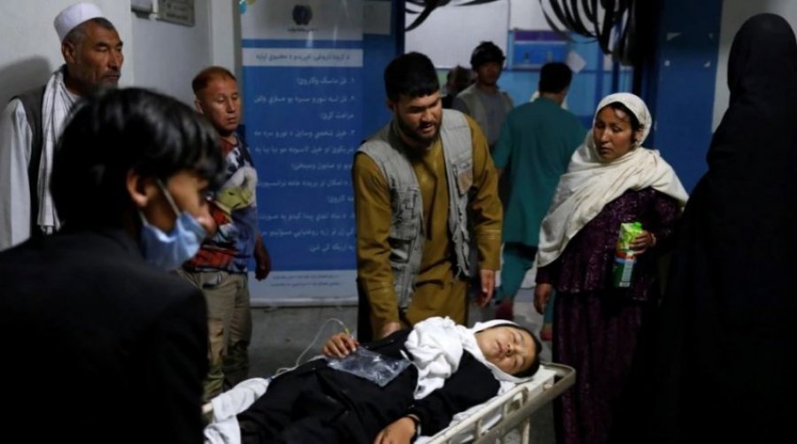Arrin në 50 numri i viktimave nga sulmi me bomba në një shkollë në Kabul