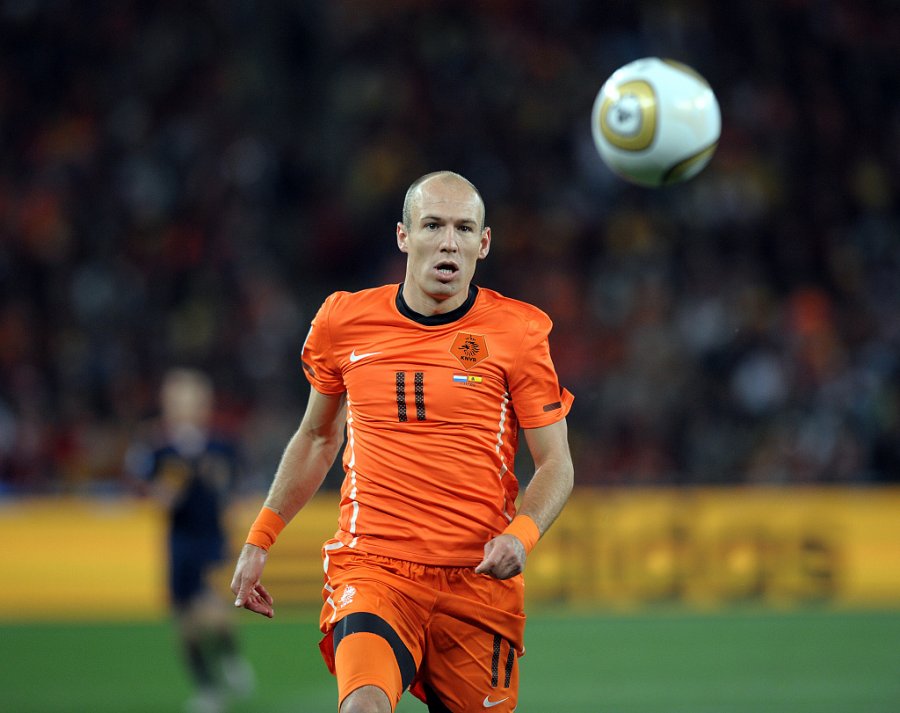  Robben: Nëse De Boer më telefonon, do shkoj me Holandën në Europian