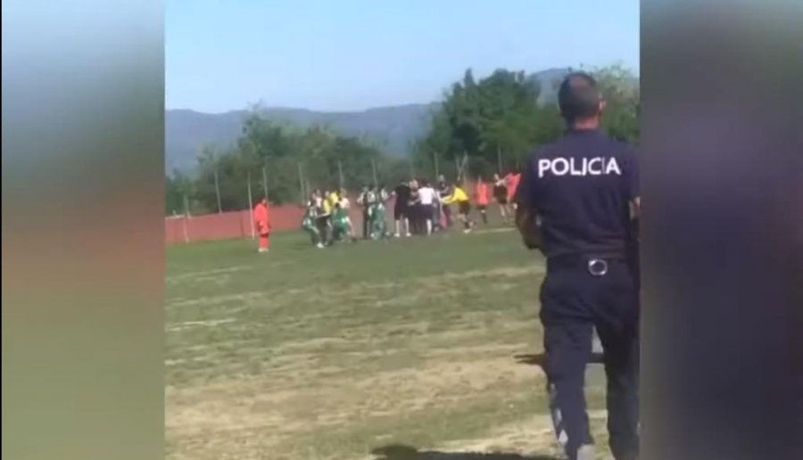 VIDEO/ E turpshme, plas sherri në futbollin e femrave në Shqipëri