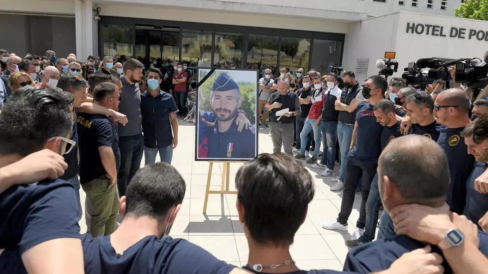 Francë, dy të arrestuar për vrasjen e oficerit të Policisë në qytetin Avignon