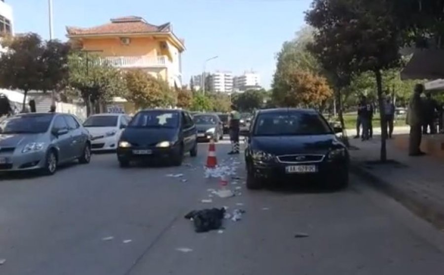 VIDEO/ Makina përplas të moshuarën në Lushnjë