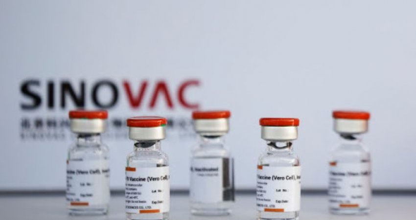 E konfirmon edhe OBSH: Dy doza vaksine kineze Sinovac ndalojnë Covid-19 deri në moshën 60 vjeç