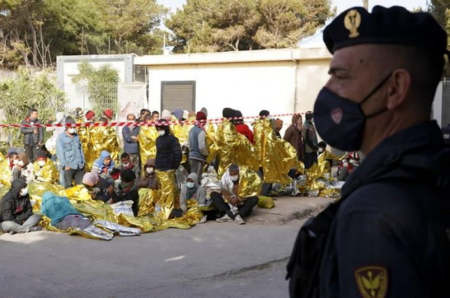 Italia i kërkon BE-së që ta paguajnë Libinë, për të ndaluar anijet me migrantë