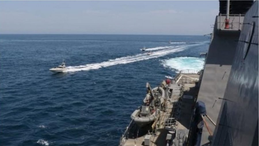 Luftanija amerikane, 30 të shtëna paralajmëruese ndaj anijeve të ushtrisë iraniane