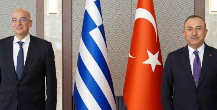 Shpërtheu në akuza në konferencën me homologun turk, Nikos Dendias kërkon ulje tensionesh