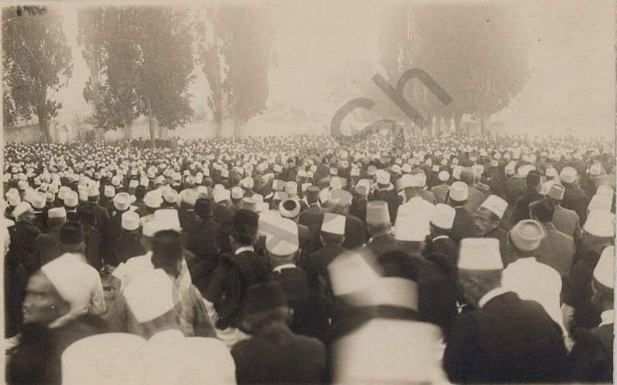 FOTO e vitit 1925: Kur falej Bajrami në sheshin e Namazgjasë, Tiranë