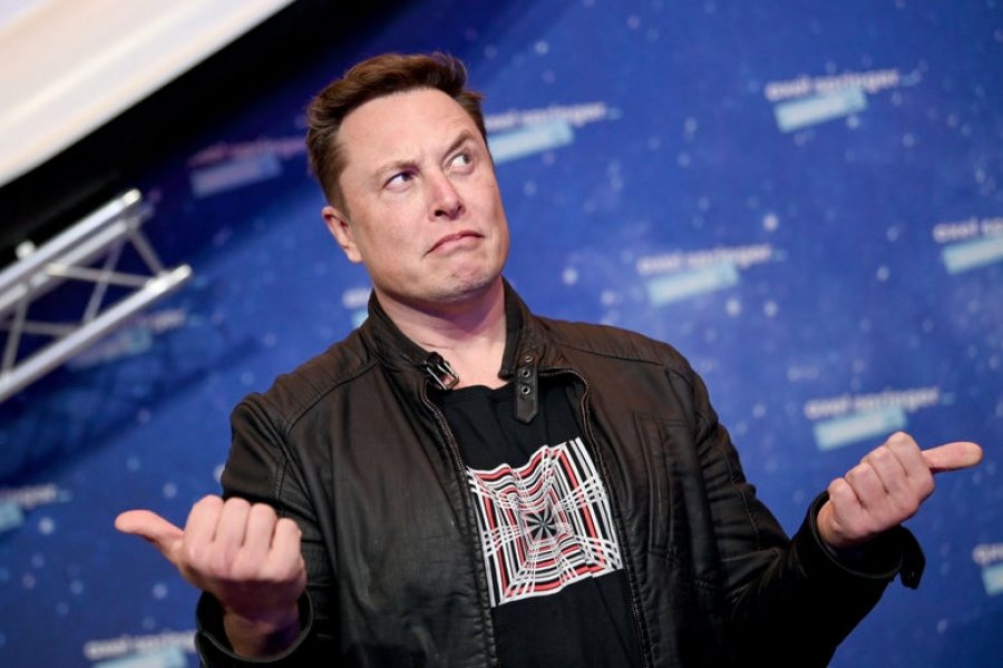 Elon Musk bën njoftimin: Makinat e Tesla-s nuk mund të blihen me Bitcoin, ja pse