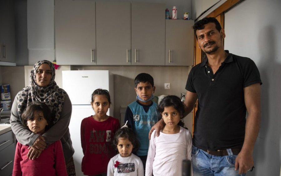 E rrallë: Familja siriane, kundër gjithë vorbullës së luftës, bashkohet në Greqi