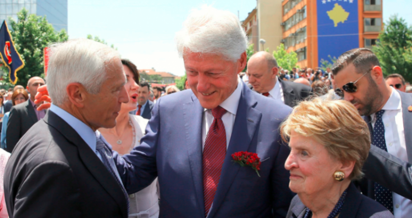 Albright e Clark: Dy hebrenjtë që ndihmuan Kosovën të çlirohej nga Milosevici