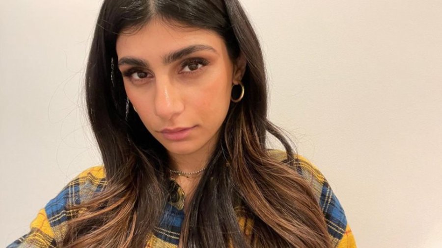 Ylli i penduar i pornografisë, Mia Khalifa sfidon përsëri xhihadistët e Shtetit Islamik