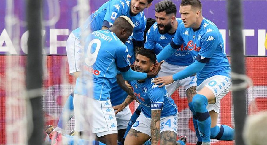 Serie A/ Napoli fiton në Firence dhe merr vendin e tretë në renditje