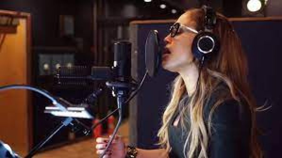 Jennifer Lopez po krijon muzikën që dëshironi për këtë verë