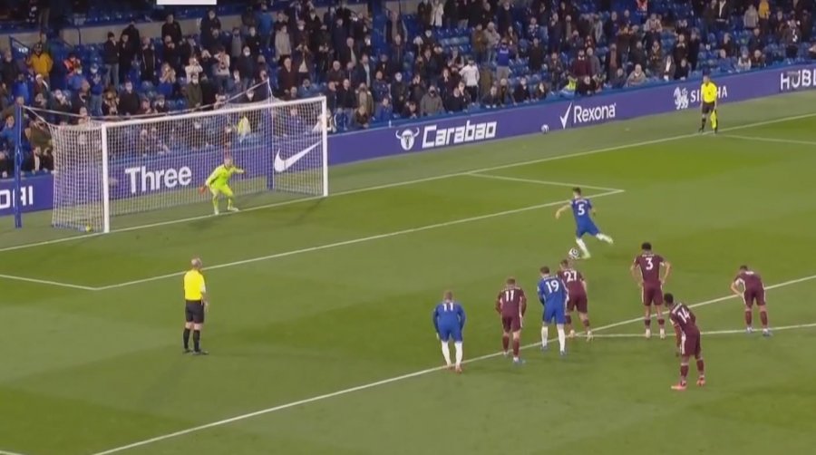 VIDEO/ Penallti e veçantë, futbollisti i Chelseas kërcen gjatë ekzekutimit!