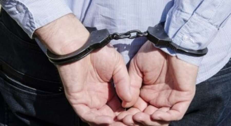 I dënuar me 6 vite burg për mashtrim, arrestohet një person i shpallur në kërkim