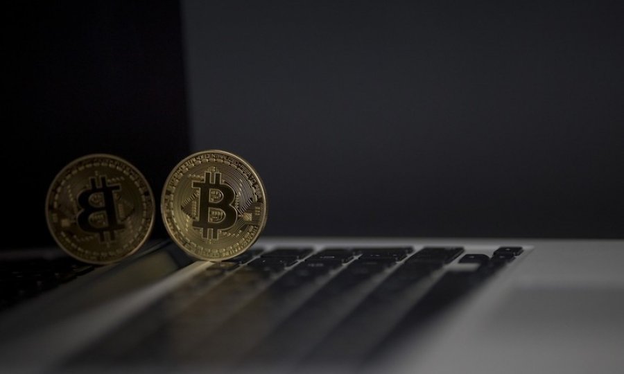 Tjetër humbje për Bitcoin, ‘digjen’ 1200 miliardë dollarë në 10 ditë